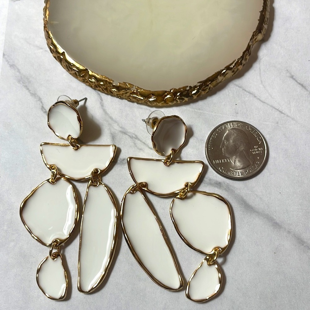 Elegant White Geo Drop Gold Earrings - Picture 15 of 17